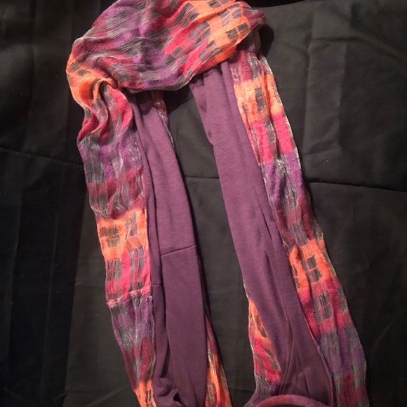 SOLD: Pair of Purple Scarves - Picture 4 of 9